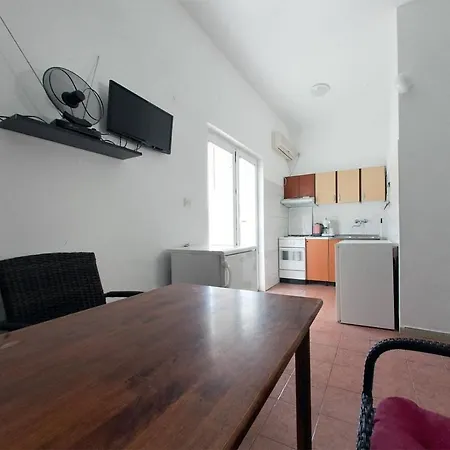 Rado - Close To The Sea Apartment Tkon